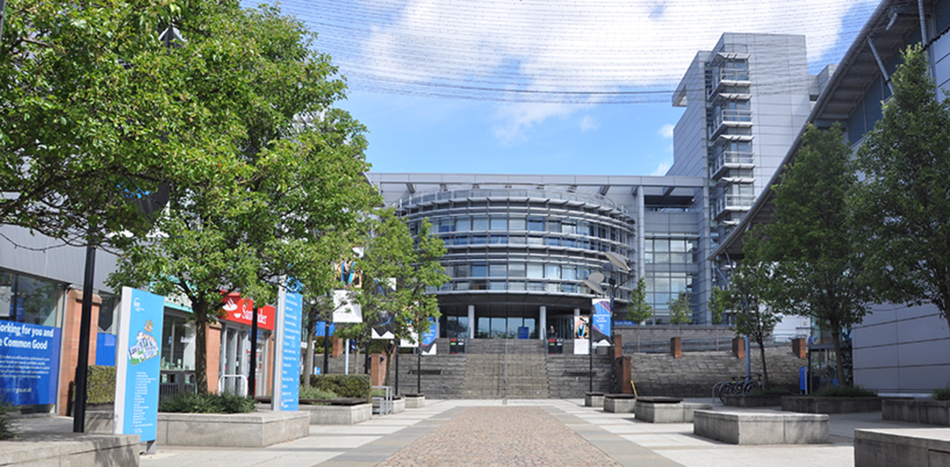 General view of the entrance to GCU campus.